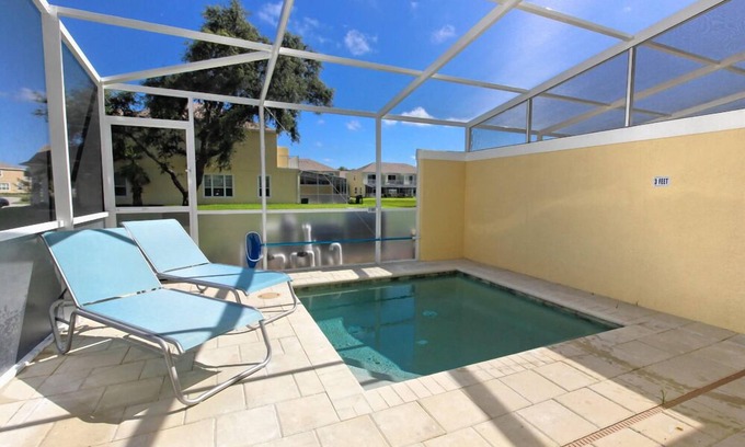 Four Corners House | ★ Modern 6 Guest End Townhome - Pool & Balcony ★