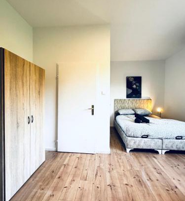 Meidling Apartment | Modern 8BR Apt with Private Garden Sleeps 17