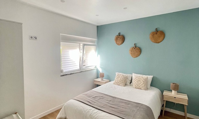 Sao Martinho do Porto Condo | Modern Apartment in São Martinho: 5 Min from the Beach, Pool, Parking