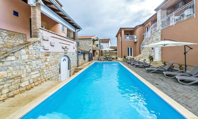 Tar-Vabriga Apartment | Modern air-conditioned apartment Tar-Poreč FIORELA2 swimming pool Wi-fi game room