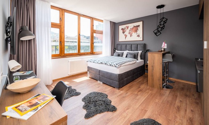 Old Town Apartment | Modern and Bright Studio - Main Street