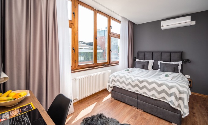 Old Town Apartment | Modern and Bright Duplex - Main Street
