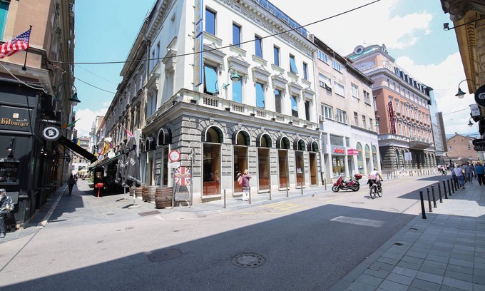 Old Town Apartment | Modern and bright Studio! HEART of the City center