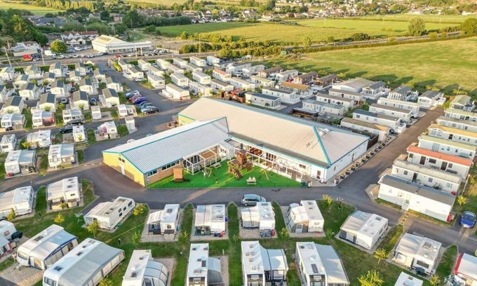 Bleadon House | Modern and contemporary 12ft-wide caravan with two twin.