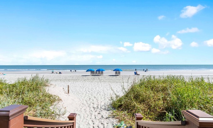 North Litchfield Beach Apartment | Modern and Contemporary Oceanfront Retreat | 2BR Suite