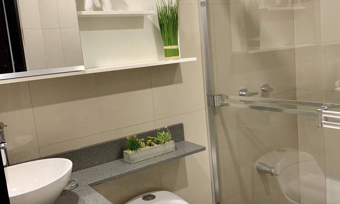 Santa Ana Apartment | Modern and private apartment in luxury villa!