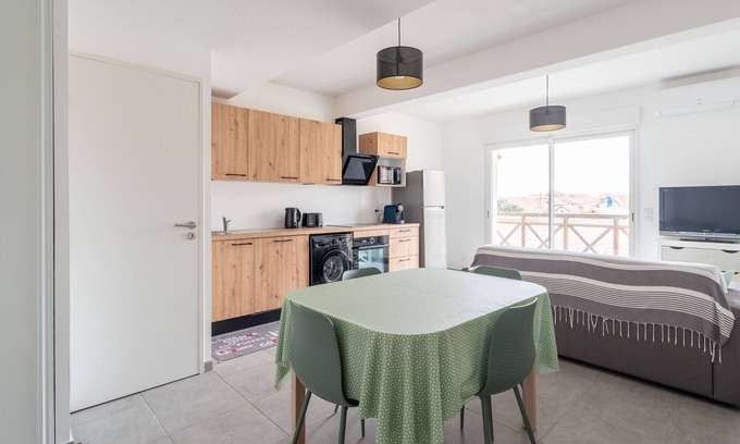 Mimizan-Plage Apartment | Modern apartment 50m from ocean, sleeps 4, with parking at Mimizan Plage
