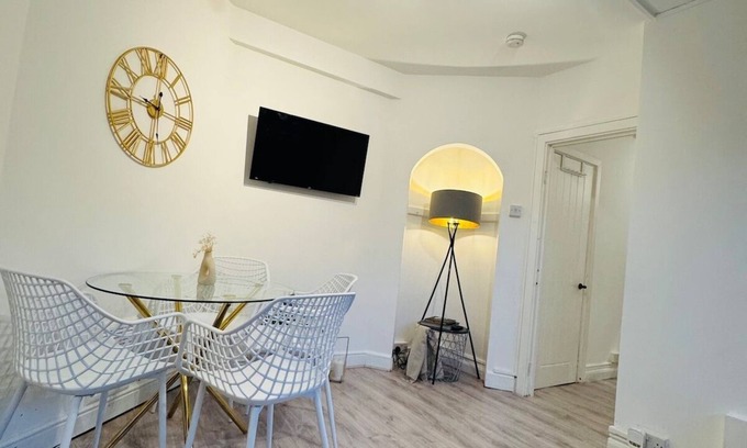 Rotherhithe Apartment | Modern Apartment near Canary Wharf