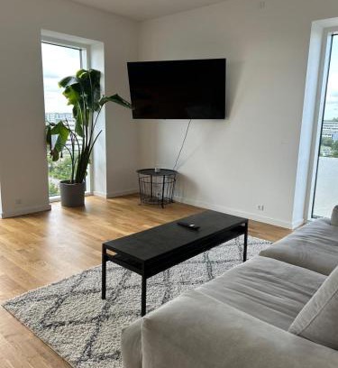 Vallensbæk Strand Apartment | Modern Apartment by Beach and Metro