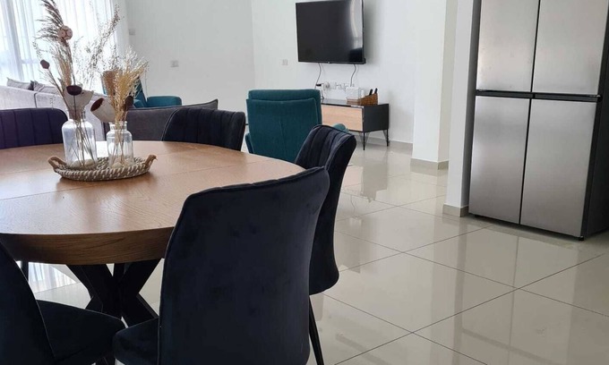 Netanya Apartment | Modern apartment for families vications, 5 minutes from the sea!