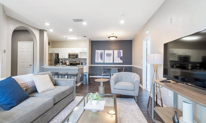Jacksonville Apartment | Modern Apartment in Prime Location (ID1007X548)