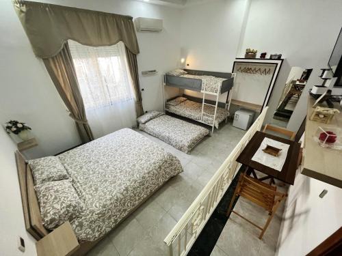 Naples City Centre Apartment | Modern Apartment in Napoli, Balcony