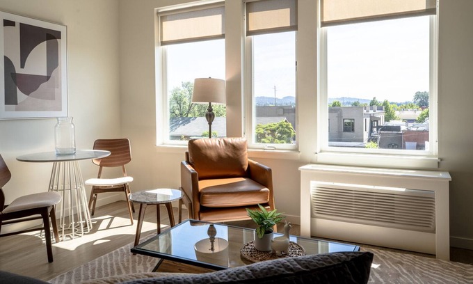 Beaverton Apartment | Modern Apartment in Prime Location (ID4744)