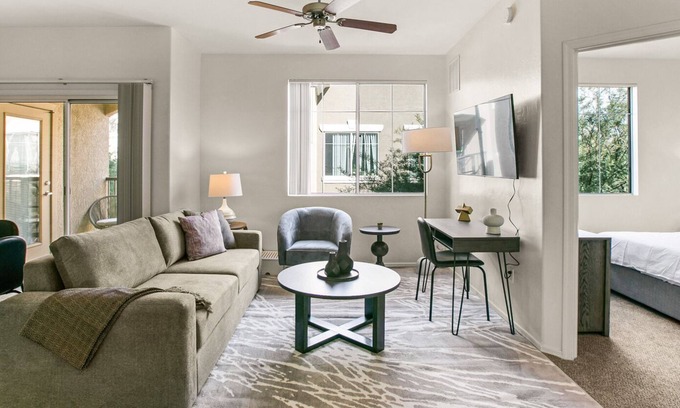 Tucson Apartment | Modern Apartment in Prime Location (ID7950X63)
