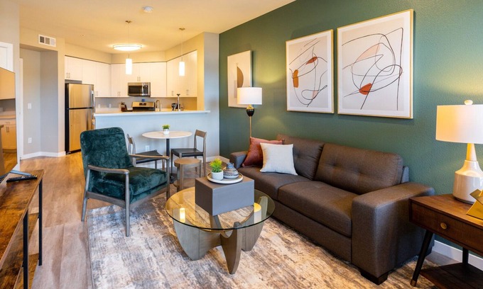 Sparks Apartment | Modern Apartment in Prime Location (ID2415X25)