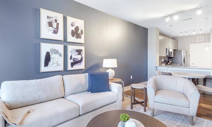 West Ashley Apartment | Modern Apartment in Prime Location (ID8650X14)