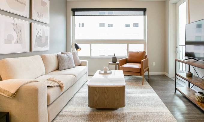 Newport Apartment | Modern Apartment in Prime Location (ID7744X77)