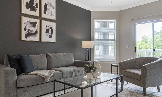 Raleigh Apartment | Modern Apartment in Prime Location (ID1004X259)