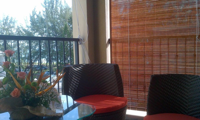 Flic-en-Flac Apartment | Modern apartment with sea view F/Flac, cross the road and you are at the beach