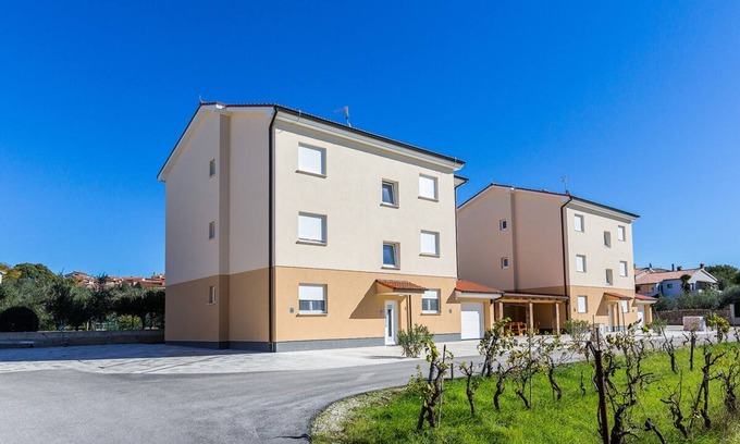 Medulin Apartment | Modern apartment with 3 bedrooms and 3 bathrooms