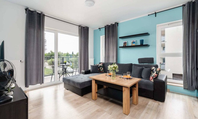 Stare Miasto District Apartment | Modern Apartment with Balcony & FREE GARAGE Poznan by Noclegi Renters