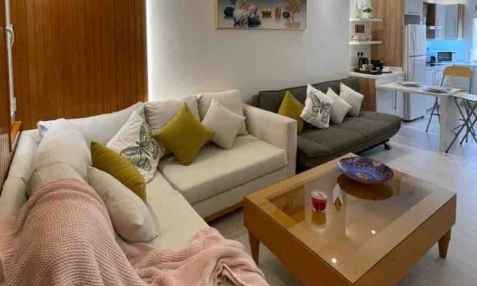 Riyadh Apartment | Modern apartment with bedroom, lounge and kitchen