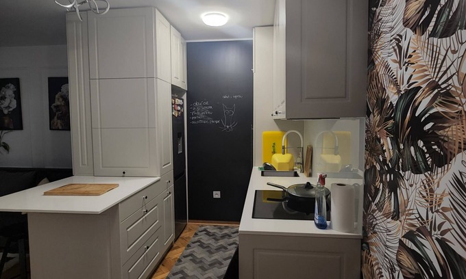 Novi Beograd Apartment | Modern apartment with Piano and 5 minutes walking distance from Airport City