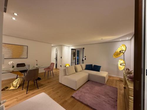 Solln Apartment | Modern apartment with terrace in Solln