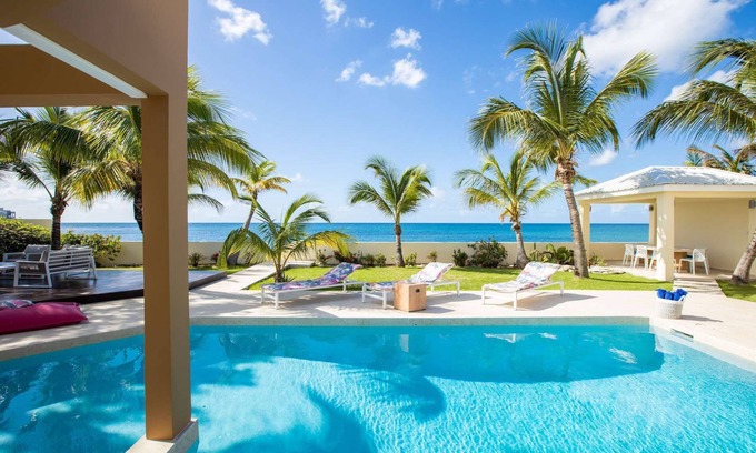 Beacon Hill Villa | modern, breathtaking view of the Caribbean Sea and the island of Saba