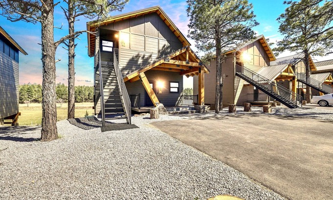 Show Low Cabin | Modern Cabin with Spectacular View