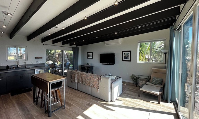 Encinitas House | Modern Casita 1/2 Mile from Beach & Downtown Encinitas!