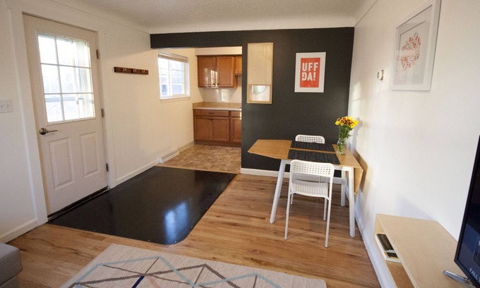 Central - Terry Cottage | Modern Central Cottage
