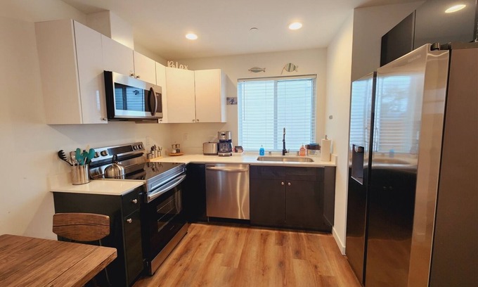 Ocean Shores House | Modern Coastal Getaways #4 ~Brand New in Downtown Ocean Shores~