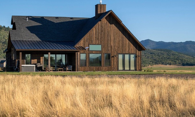 Victor House | Modern Comfort in Scenic Teton Reserve