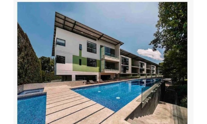 Santa Ana Condo | Modern Comfortable 1-Bedroom Condo Pool/Gym/BBQ