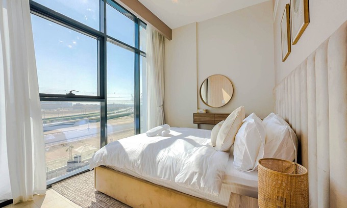 Dubai Apartment | Modern Comforts 1-Bedroom Retreat in Meydan