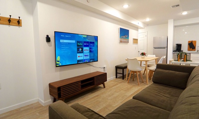 Seaside Heights Apartment | Modern Comfy Beach Getaway with Deck and Parking - 604 #4