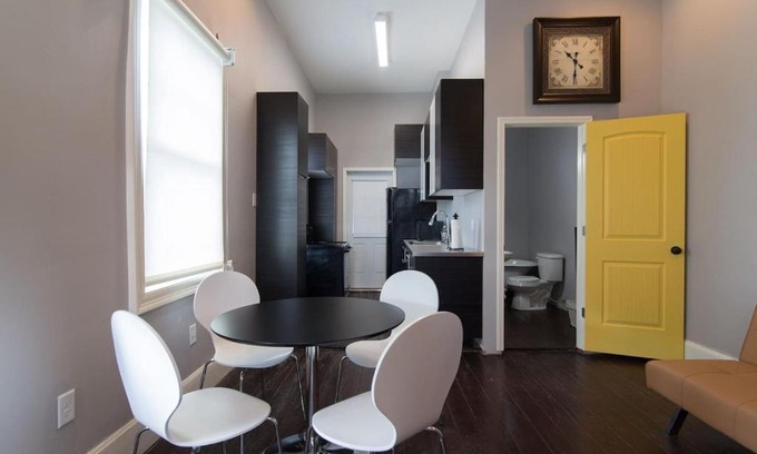 South 7th Ward Apartment | Modern Condo 2 Blocks From Quarters
