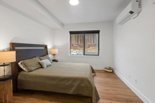 Juneau Apartment | Modern Condo with Incredible Mountain Backdrop 207