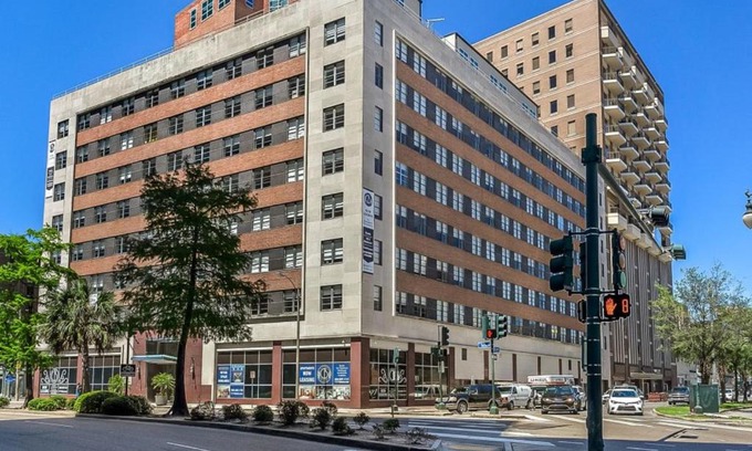 Central Business District Apartment | Modern Condos Close to City Attractions