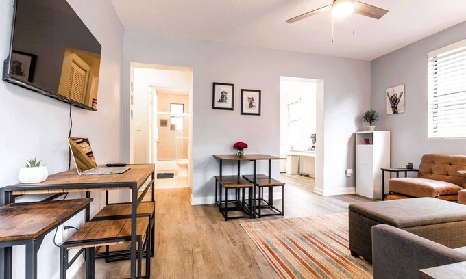Gainesville House | Modern Cottage-Pets Welcome/5 min to UF & Hospitals