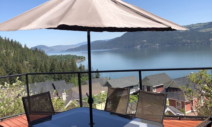 Central Okanagan Cottage | Modern cottage with spectacular view, sleeps 6- FINTRY BC