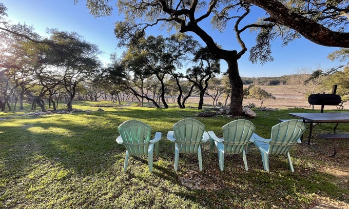 Canyon Lake Cottage | Modern Cottages with Prime Canyon Lake Access