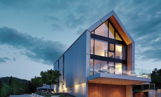 Edelschrott Ski Chalet | Modern design and lots of glass meet forests, meadows, mountains and lakes!