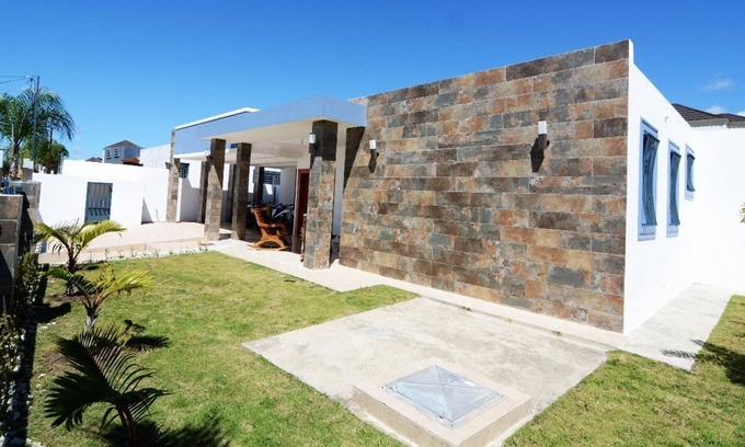Santiago de los Caballeros Villa | Modern House Pool AC WiFi