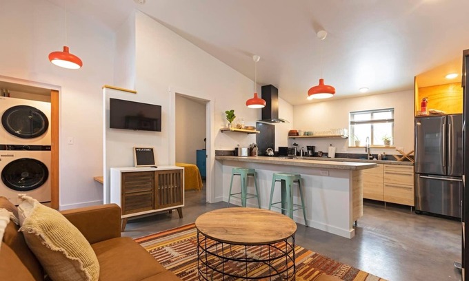Lower Rattlesnake House | Modern, Eco-Friendly Home - Walking distance to Downtown Missoula & St. Pats Hospital