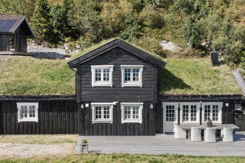 B House | Modern Family Cabin Near Vinterland Ski Resort