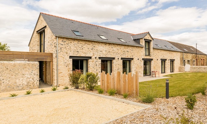 Loireauxence Cottage | Modern farmhouse with spa, billiards, foosball, gym, hammam and Wi-Fi
