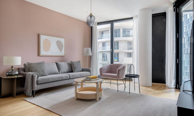 Favoriten Apartment | Modern Favoriten 2BR w/Gym, Lounge & Elevator, nr Metro, by Blueground