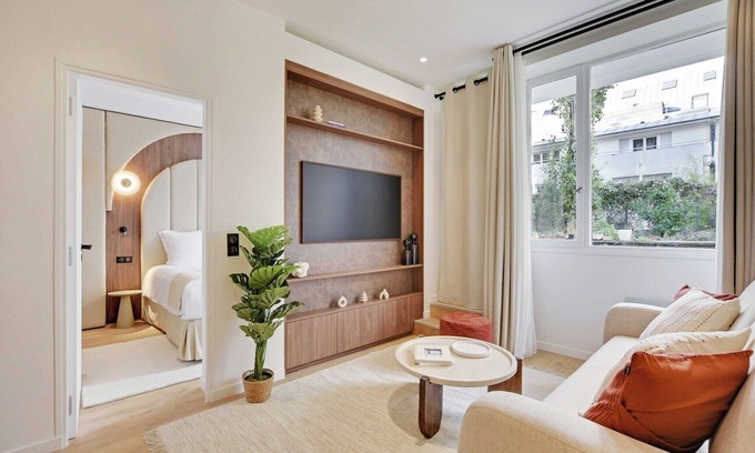 Quartier de la Chapelle Apartment | Modern Flat - 2BR/6P - Northern Paris